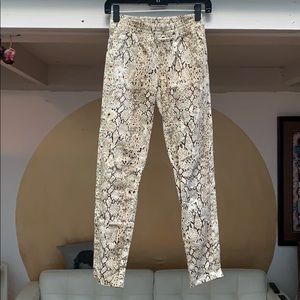 spell aloha python jets sz medium